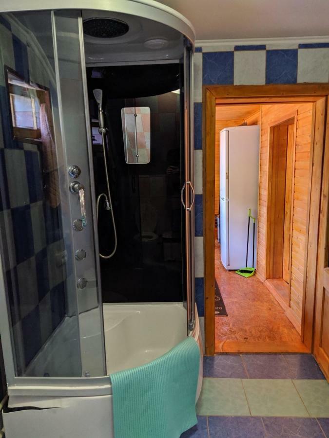 У Оксани Guest House Kvasy Ngoại thất bức ảnh