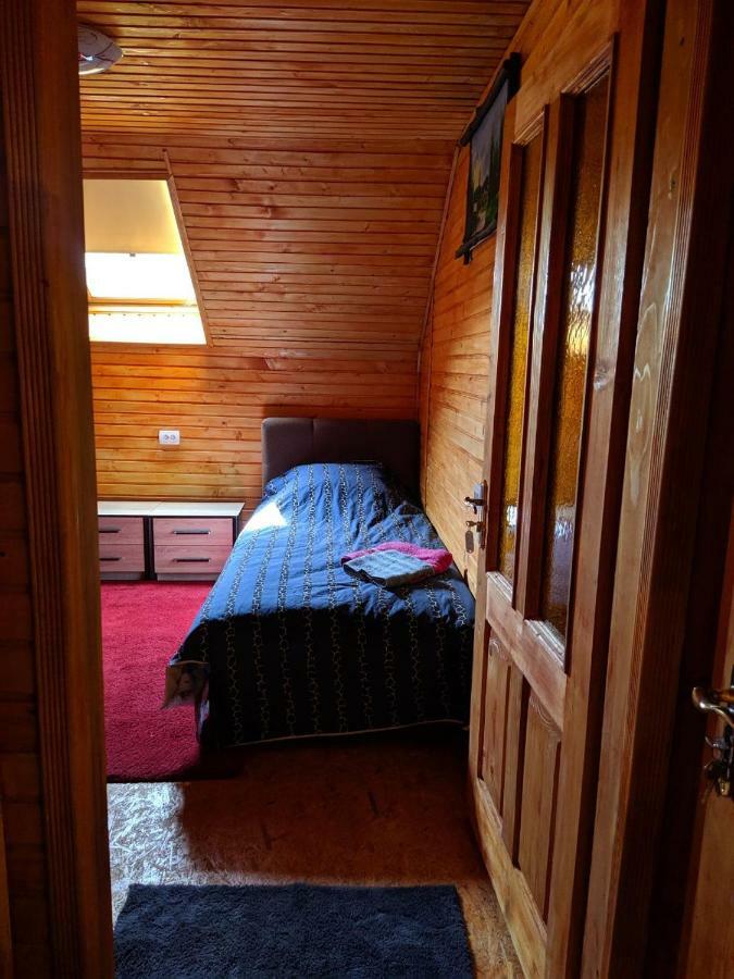 У Оксани Guest House Kvasy Ngoại thất bức ảnh