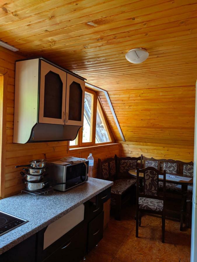 У Оксани Guest House Kvasy Ngoại thất bức ảnh